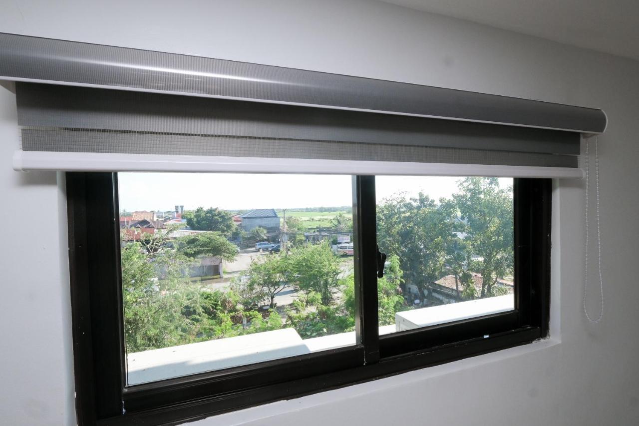 Rosey Hotel Cabanatuan City Exterior photo