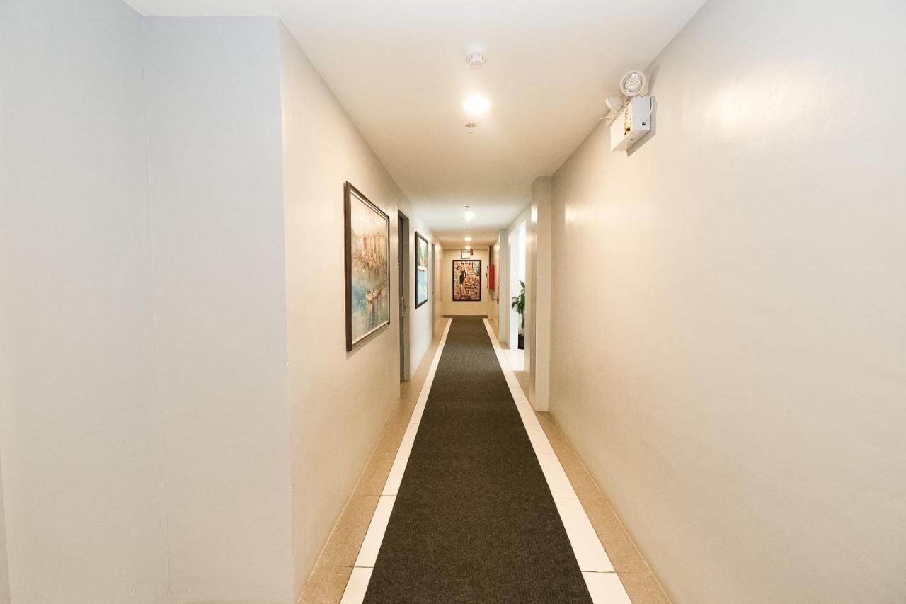 Rosey Hotel Cabanatuan City Exterior photo